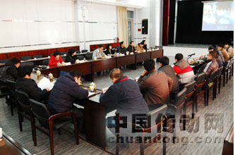 河南省智能電網(wǎng)產(chǎn)業(yè)發(fā)展座談會(huì)在許繼召開(kāi)