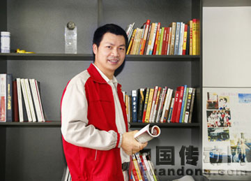 圖為董事長陳仙根