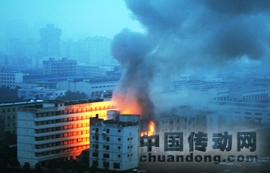 株洲長(zhǎng)江新能源科技公司突發(fā)大火 爆炸聲不斷