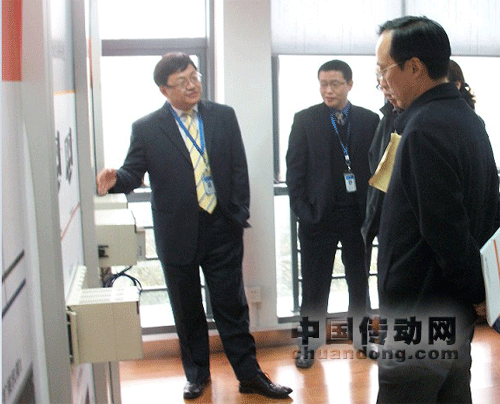 江蘇省經(jīng)信委副主任龔懷進率專家組來南大傲拓考察