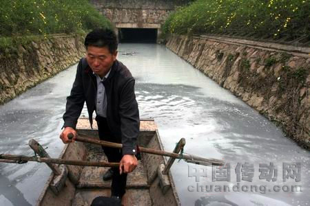 “牛奶河”，南太子湖中排污渠