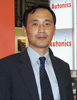 奧托尼克斯  曹壽煥